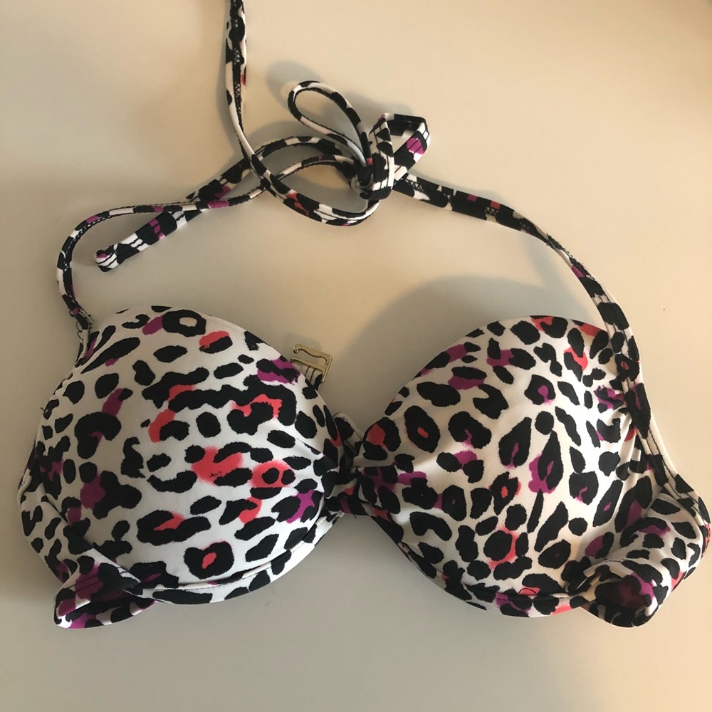 XHILIRATION LEAPORD PRINT BIKINI TOP